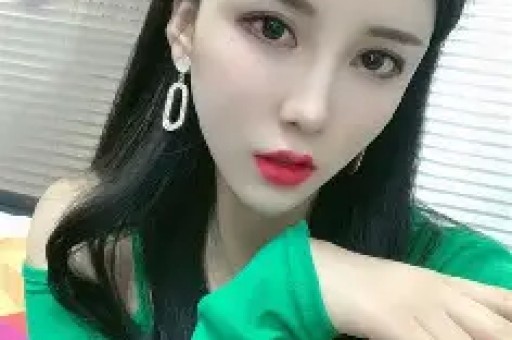 演员易易紫曝:“80%明星翻红之后会耍大牌我身边有很多”-第1张图片- 演员易易紫曝:“80%明星翻红之后会耍大牌我身边有很多”-第1张图片-